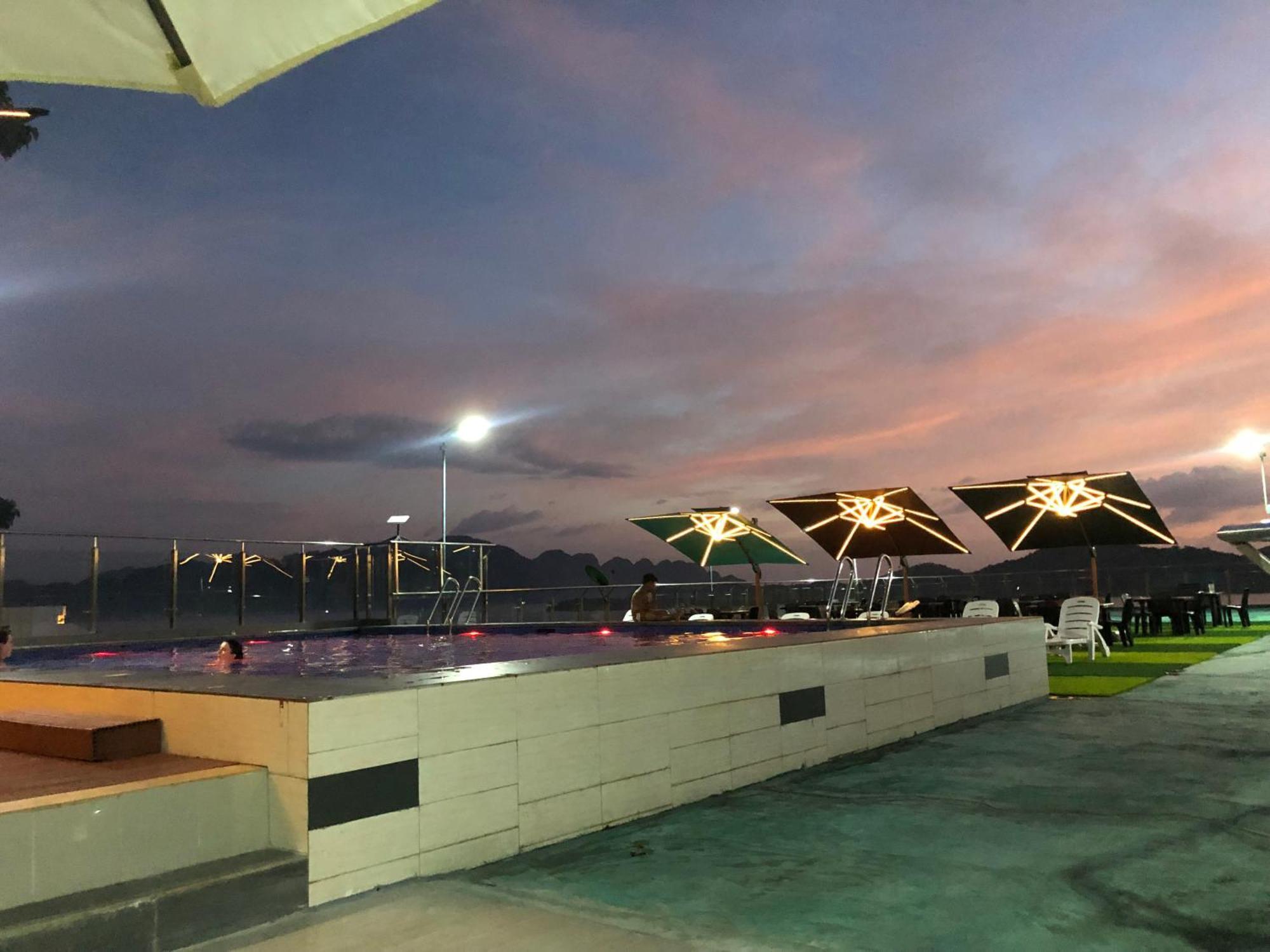 Sky Garden Hotel Coron Exterior photo